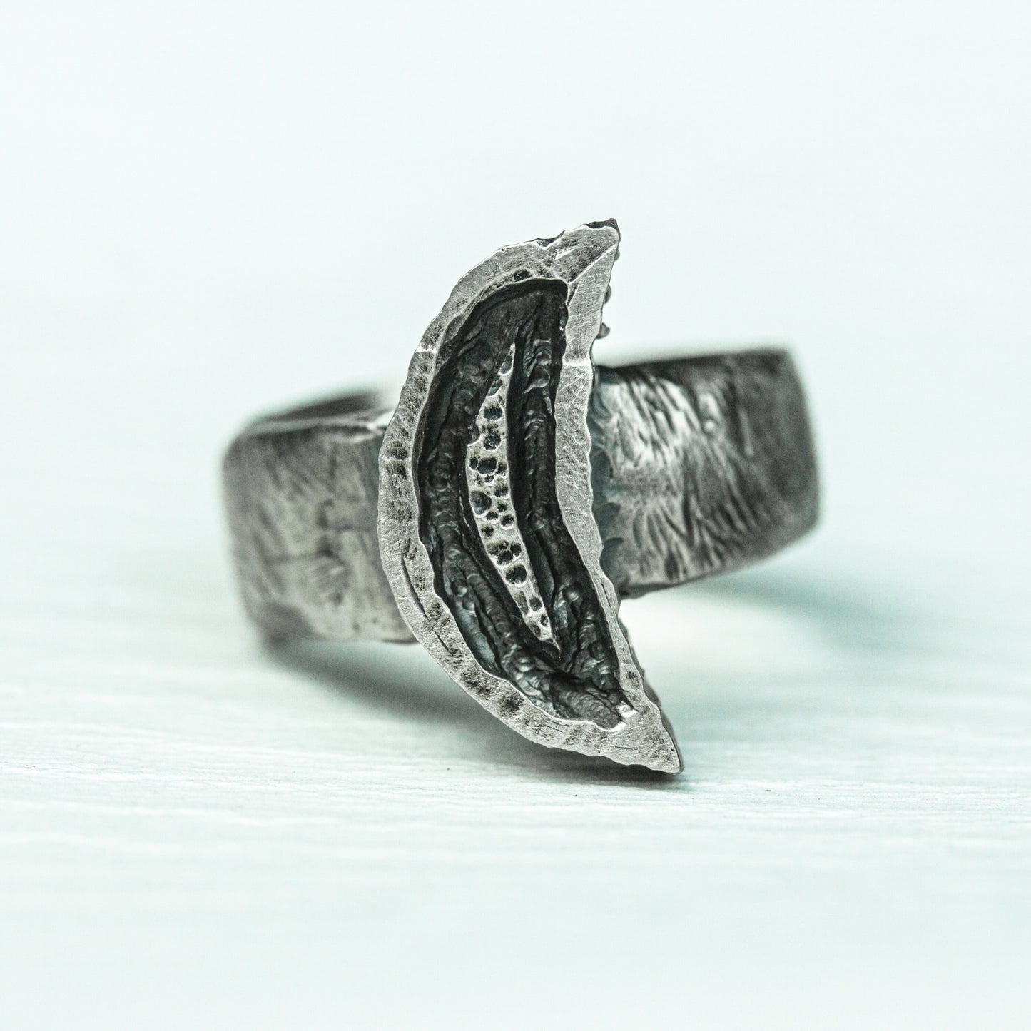 Crescent Fang 925 Silver Handmade Ring ¨C Occult Lunar Talisman