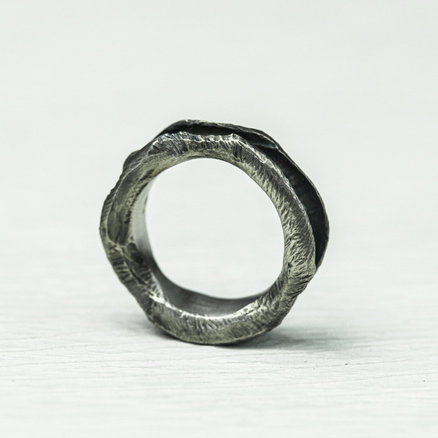 Abyss Eye 925 Silver Handmade Ring ¨C Dark Textured Band