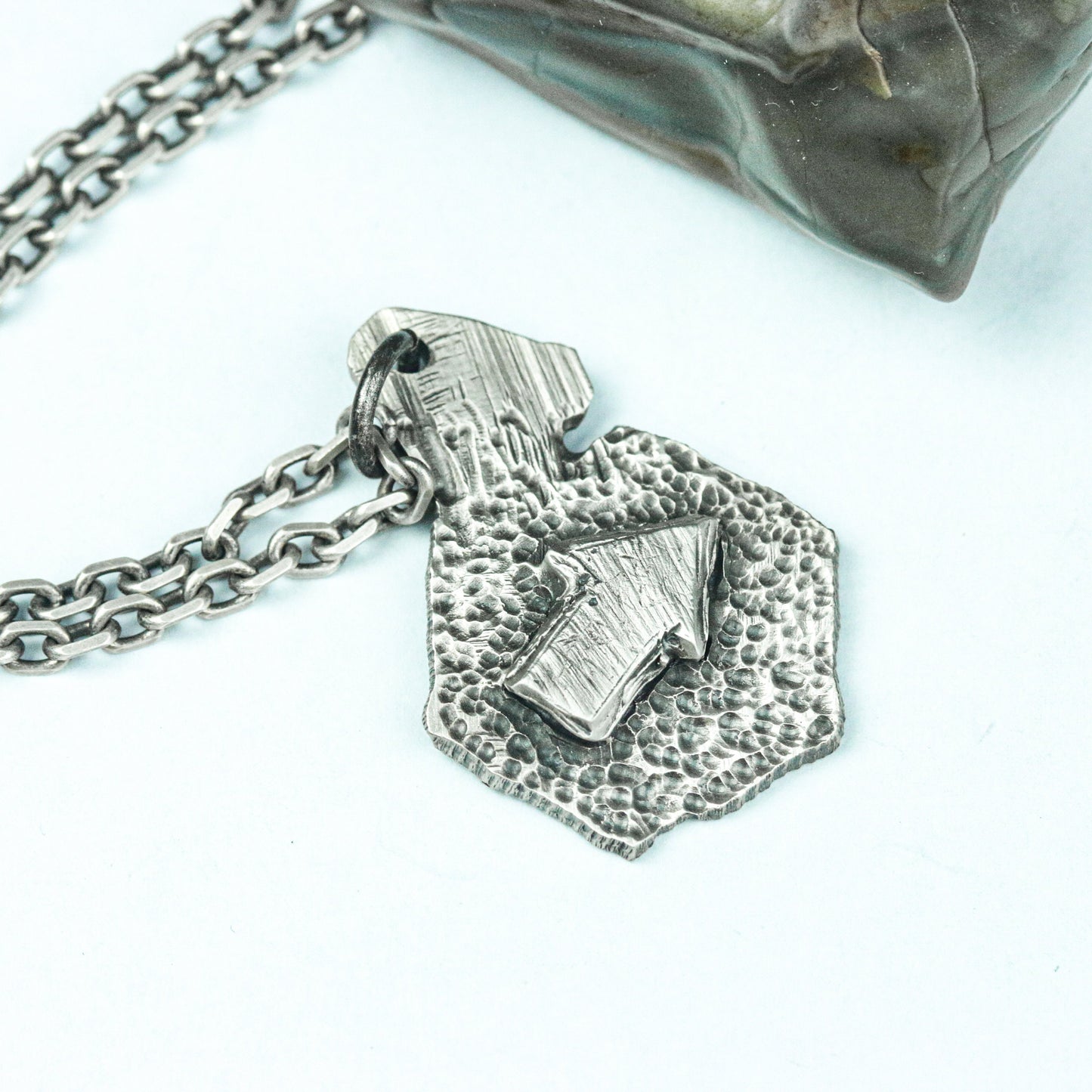Knight¡¯s Valor Shield Pendant - Handcrafted in 925 Silver