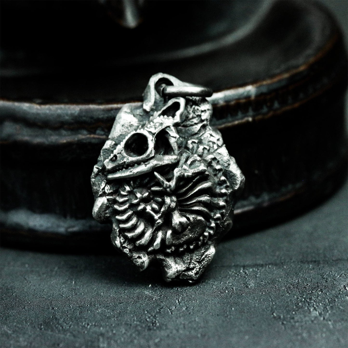 Chameleon Fossil Pendant with Skull and Spine Detail ¨C 925 Sterling Silver Handmade