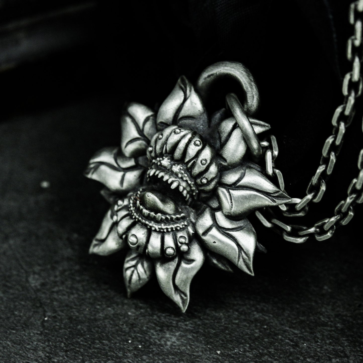 Venus Flytrap Pendant - 925 Silver Handmade Carnivorous Bloom