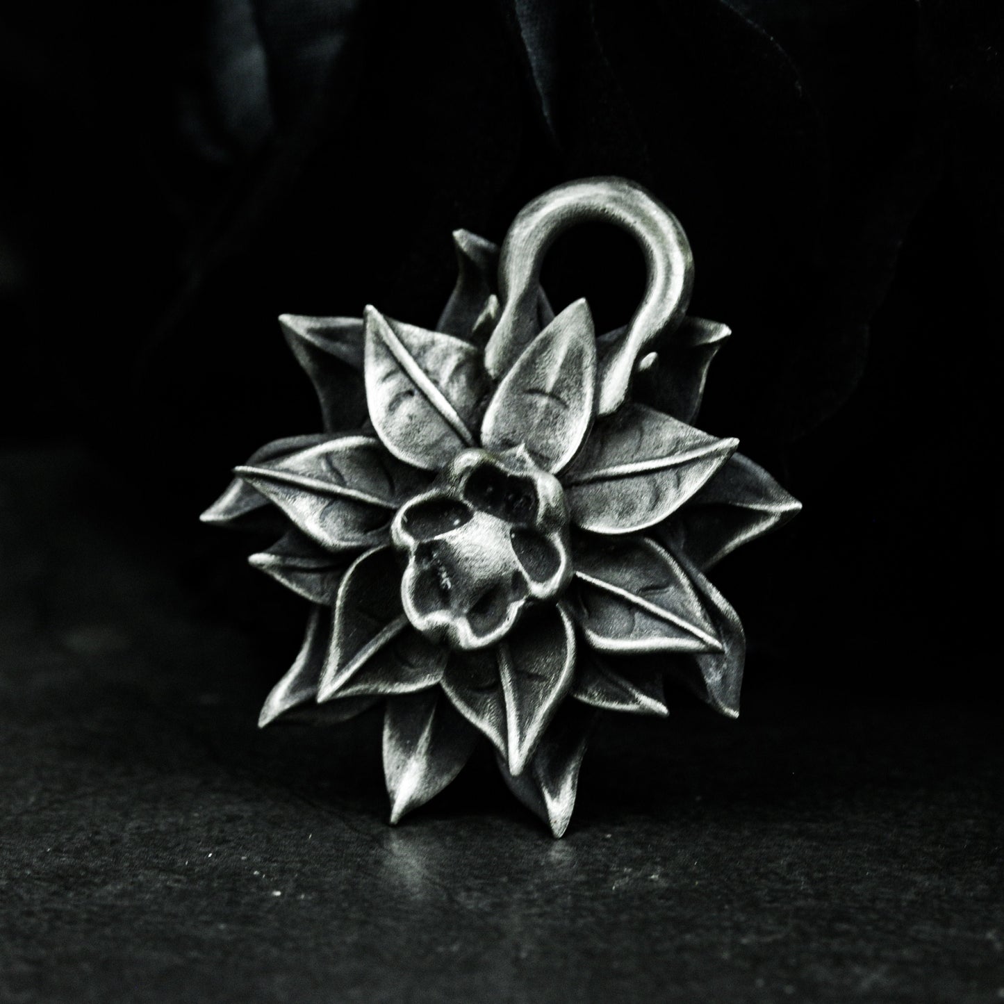 Venus Flytrap Pendant - 925 Silver Handmade Carnivorous Bloom