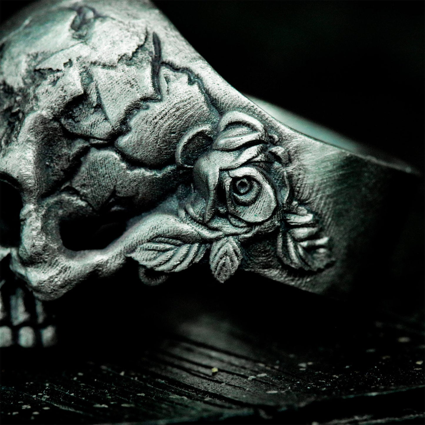 Cracked Skull Rose Ring ¨C Handmade 925 Silver Gothic Bone Band