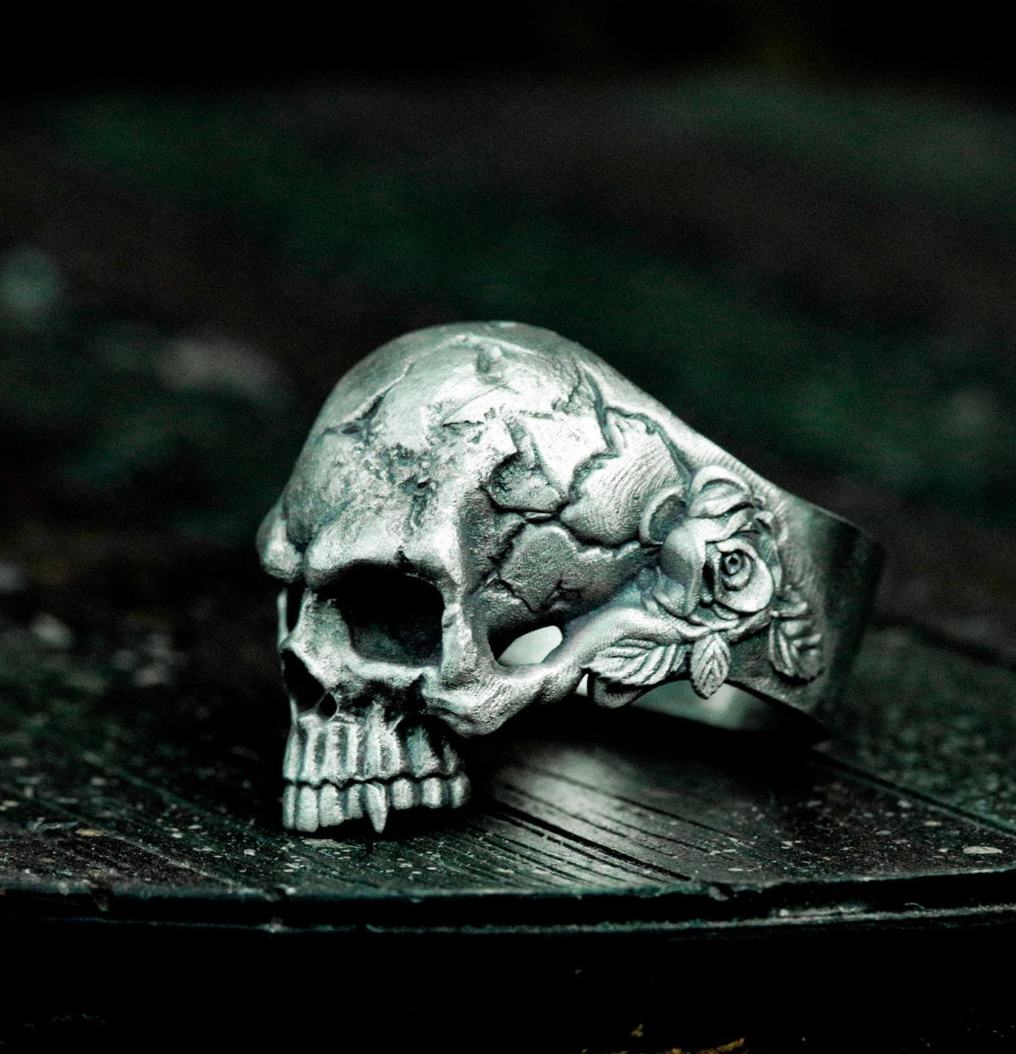 Cracked Skull Rose Ring ¨C Handmade 925 Silver Gothic Bone Band