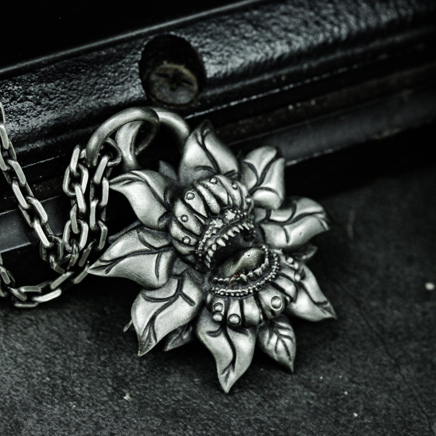 Venus Flytrap Pendant - 925 Silver Handmade Carnivorous Bloom