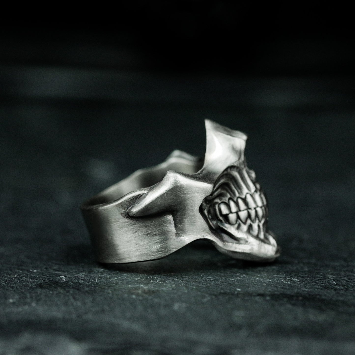 Split Grin Skull Ring ¨C Handmade 925 Silver Sinister Bite Band