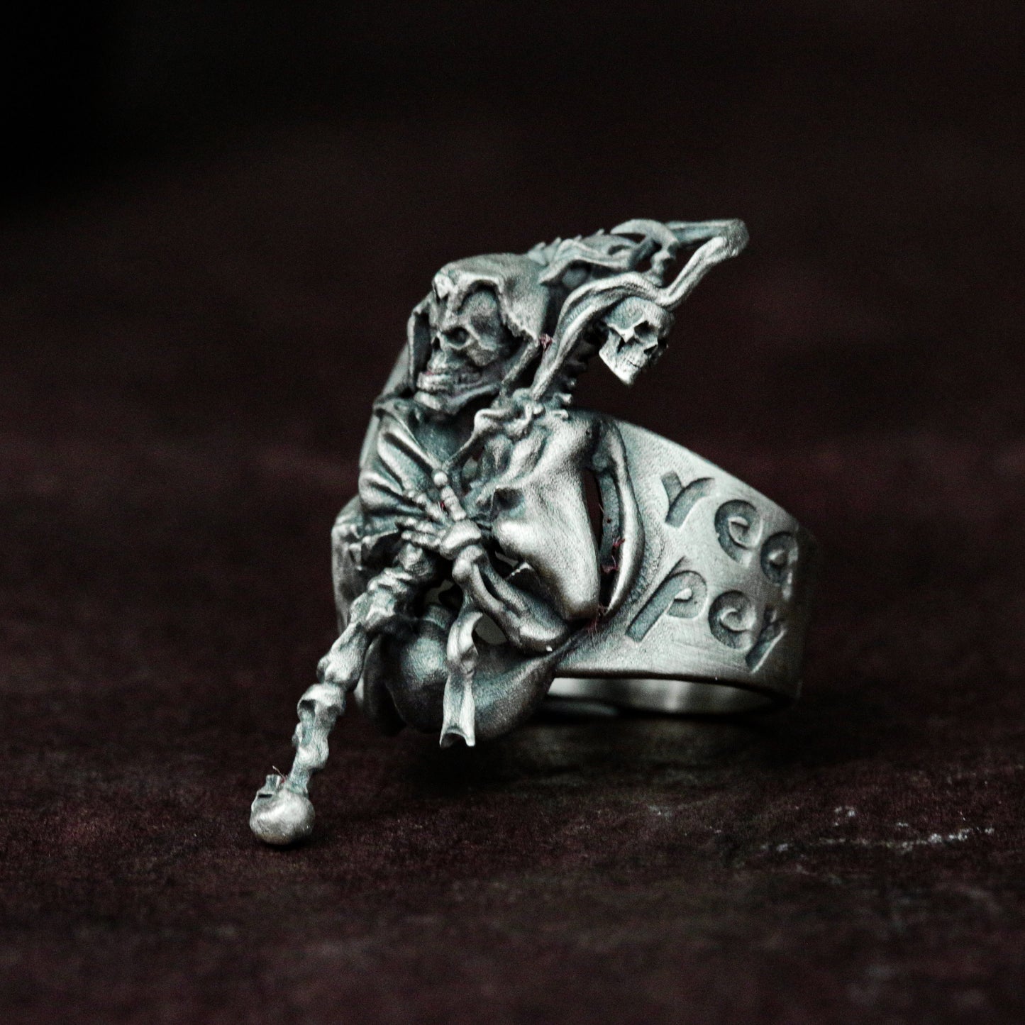 Death Knight Ring with Cloak and Blade ¨C 925 Sterling Silver Handmade