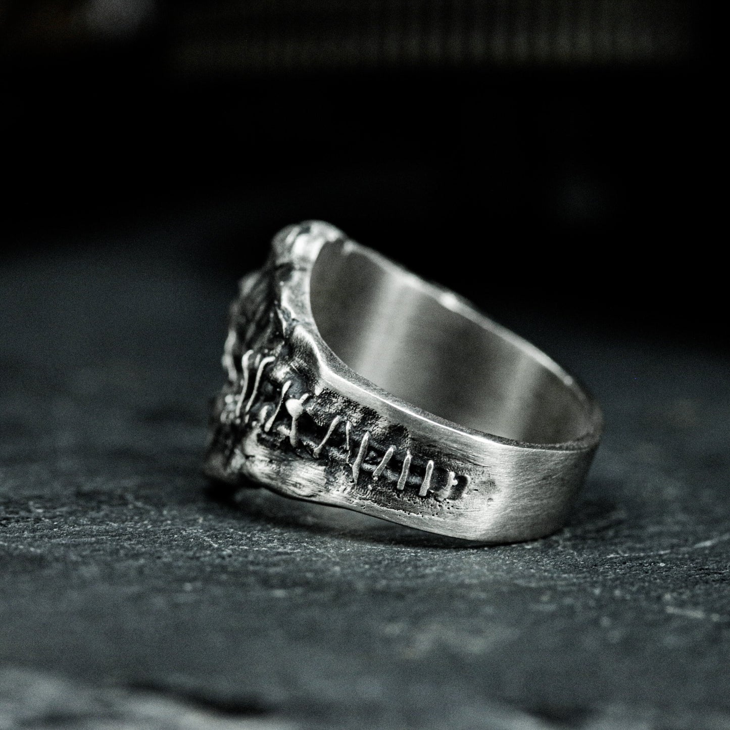 Cracked Skull Ring - 925 Silver Handmade