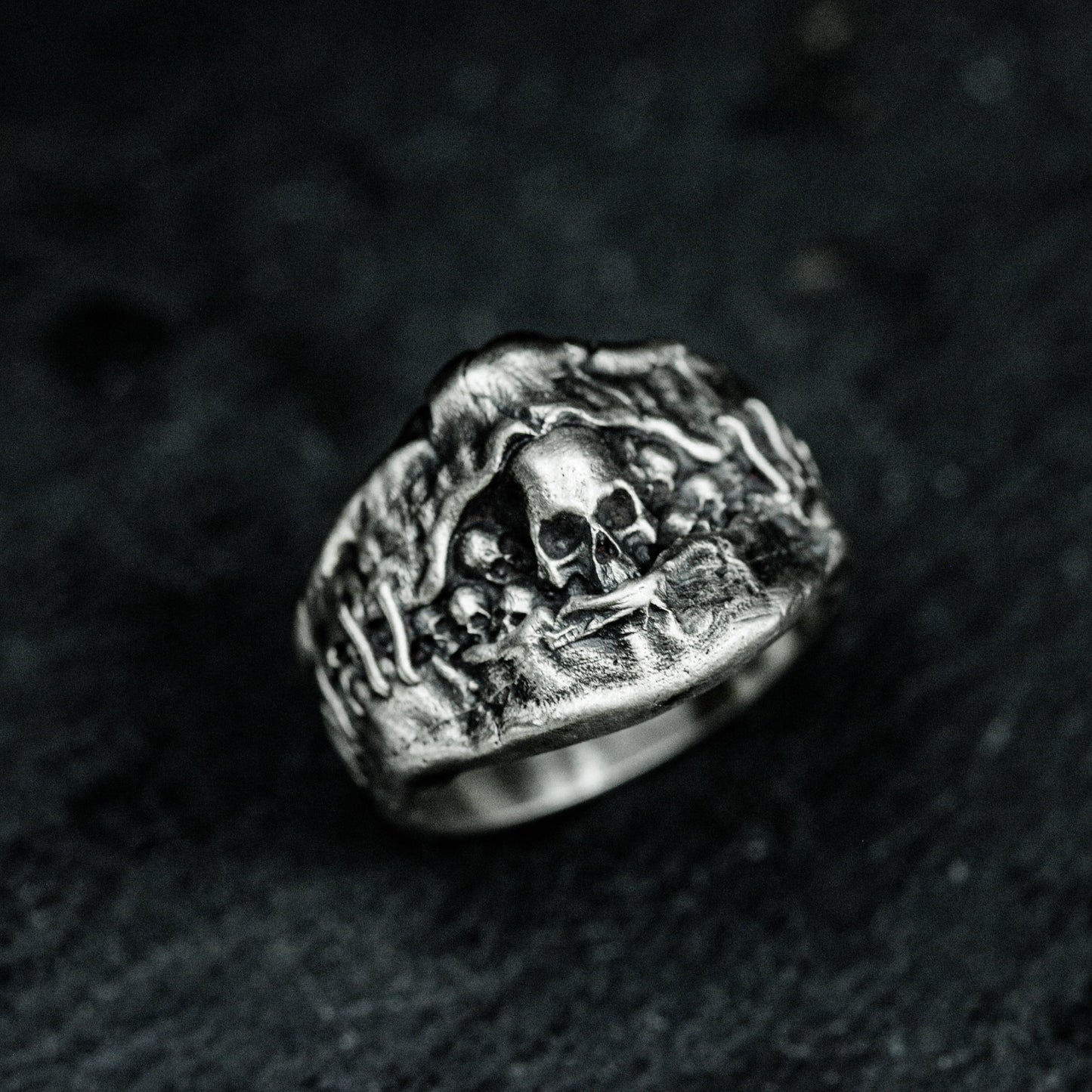 Cracked Skull Ring - 925 Silver Handmade