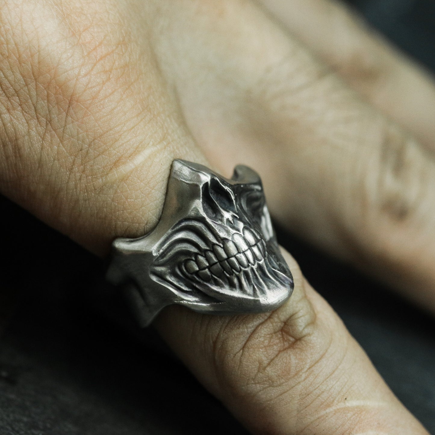 Split Grin Skull Ring ¨C Handmade 925 Silver Sinister Bite Band