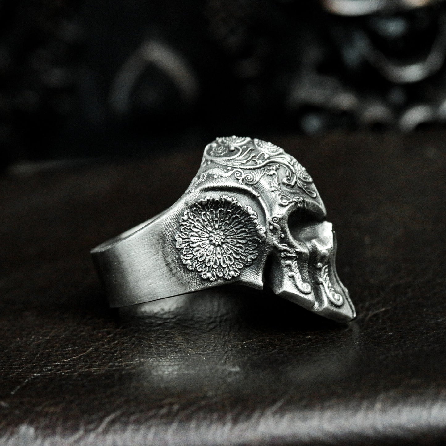 Knight Helmet Ring with Engraved Crest ¨C 925 Sterling Silver Handmade