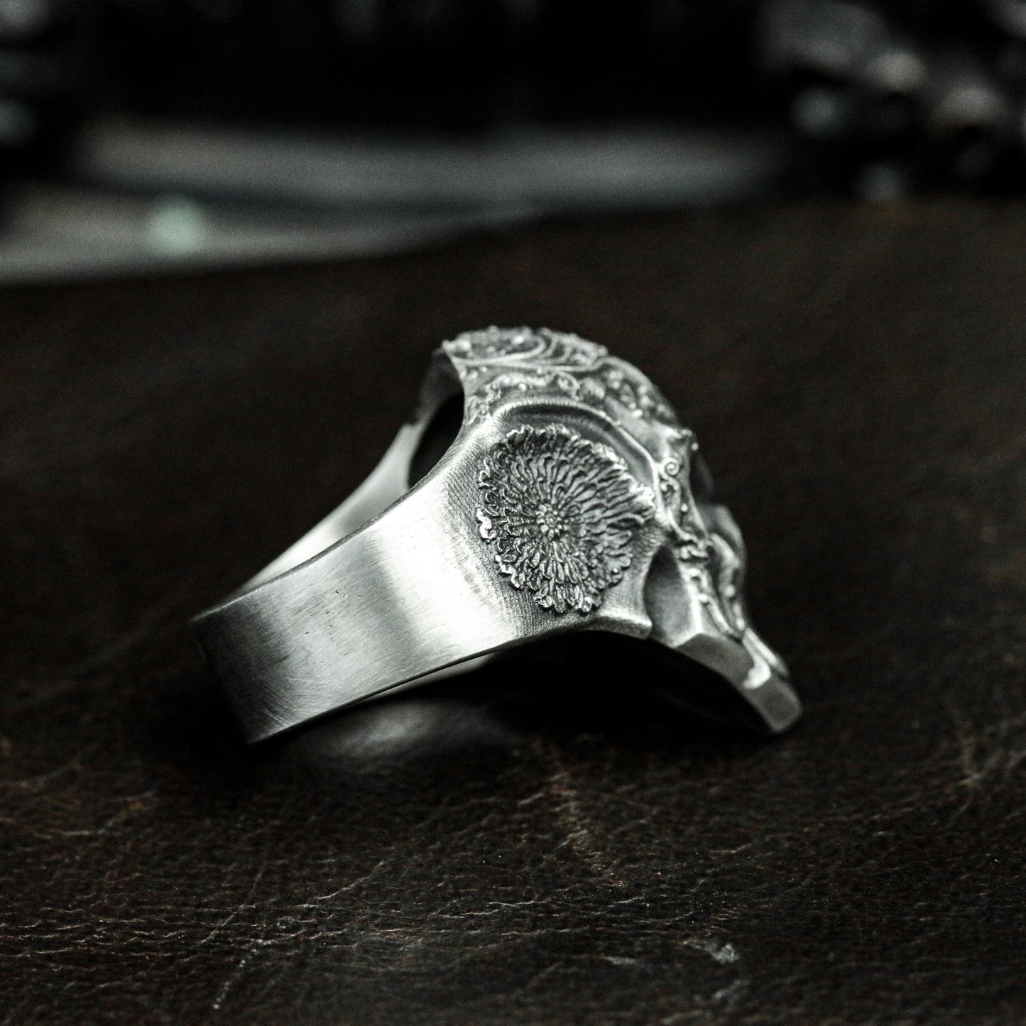 Knight Helmet Ring with Engraved Crest ¨C 925 Sterling Silver Handmade