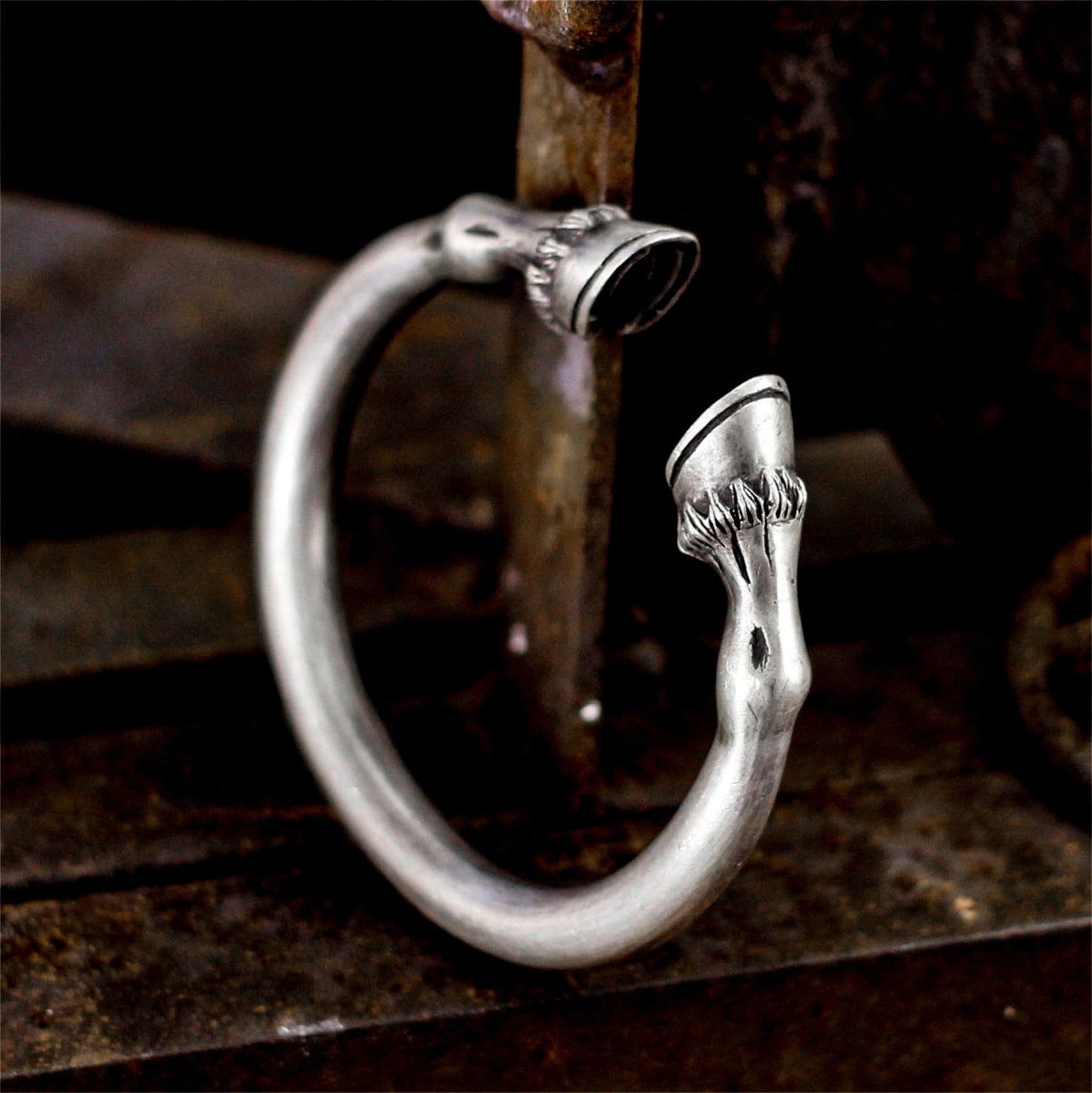 Bone Claw Bracelet ¨C Handmade 925 Silver Gothic Fang Cuff