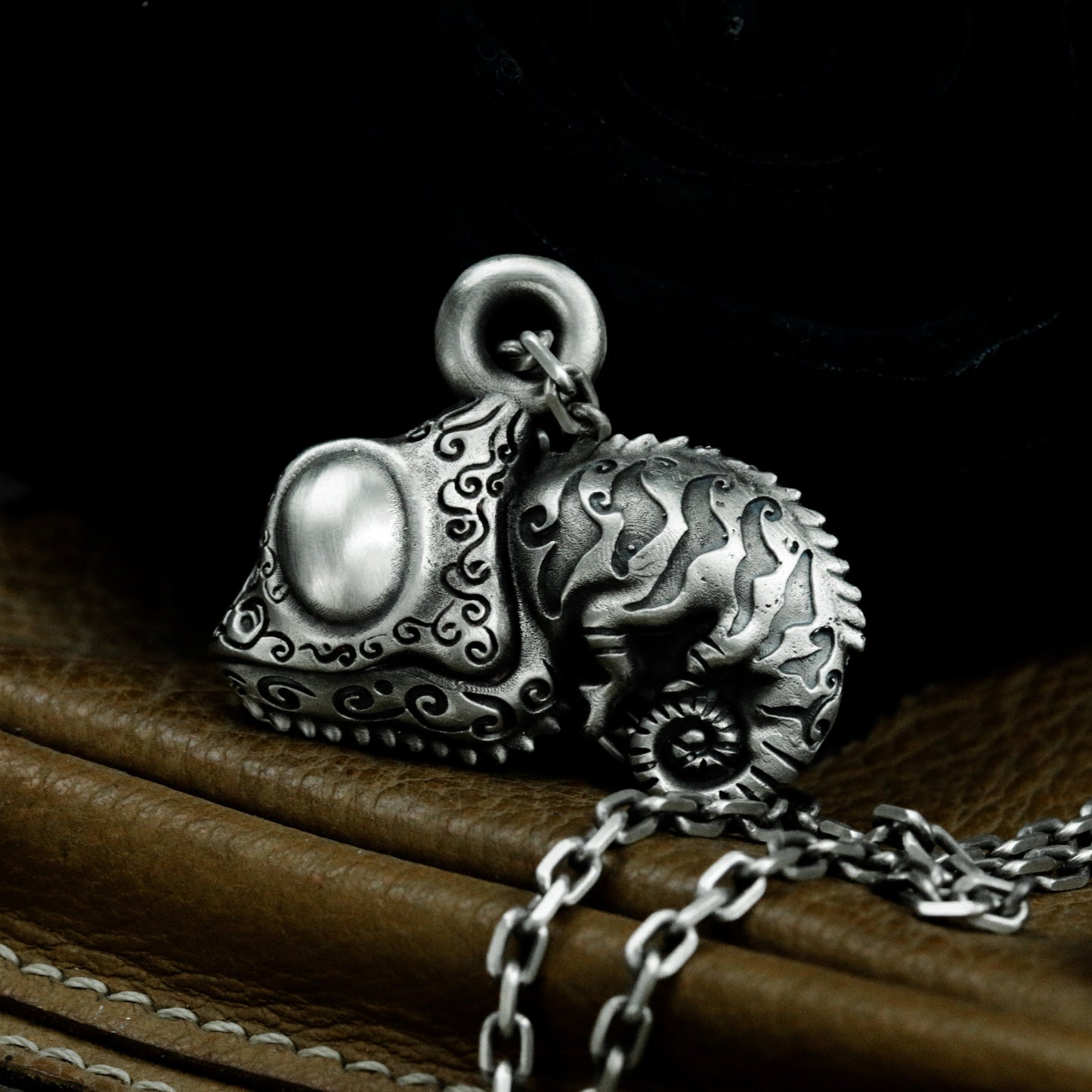 Chameleon Pendant with Coiled Body Design ¨C 925 Sterling Silver Handmade
