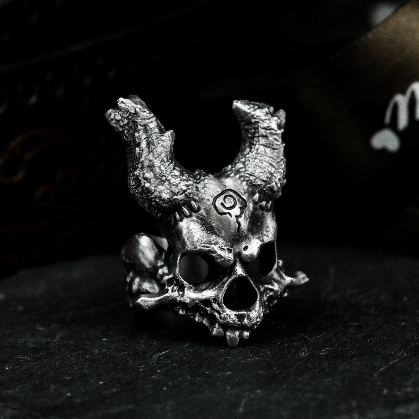 Cracked Skull Ring with Demonic Horns ¨C 925 Sterling Silver Handmade
