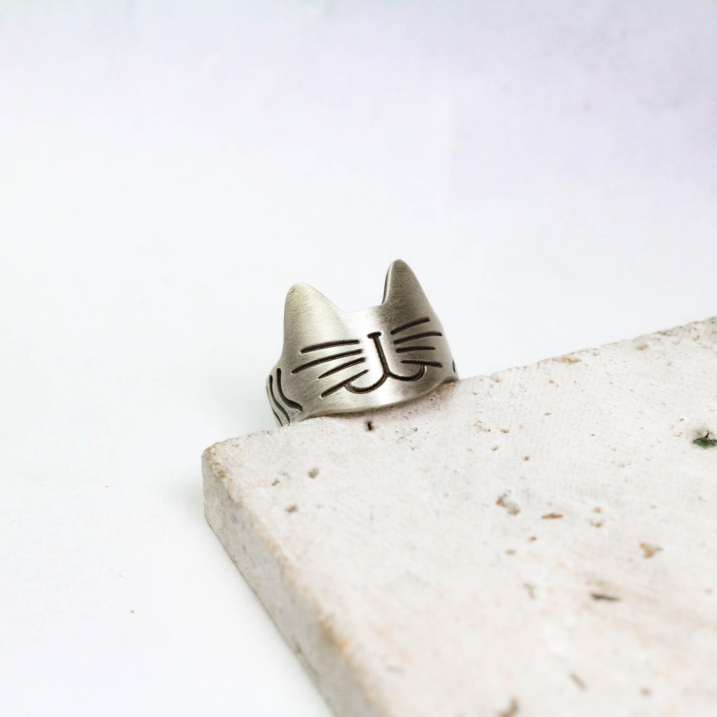 Handcrafted Silver Cat Face Ring