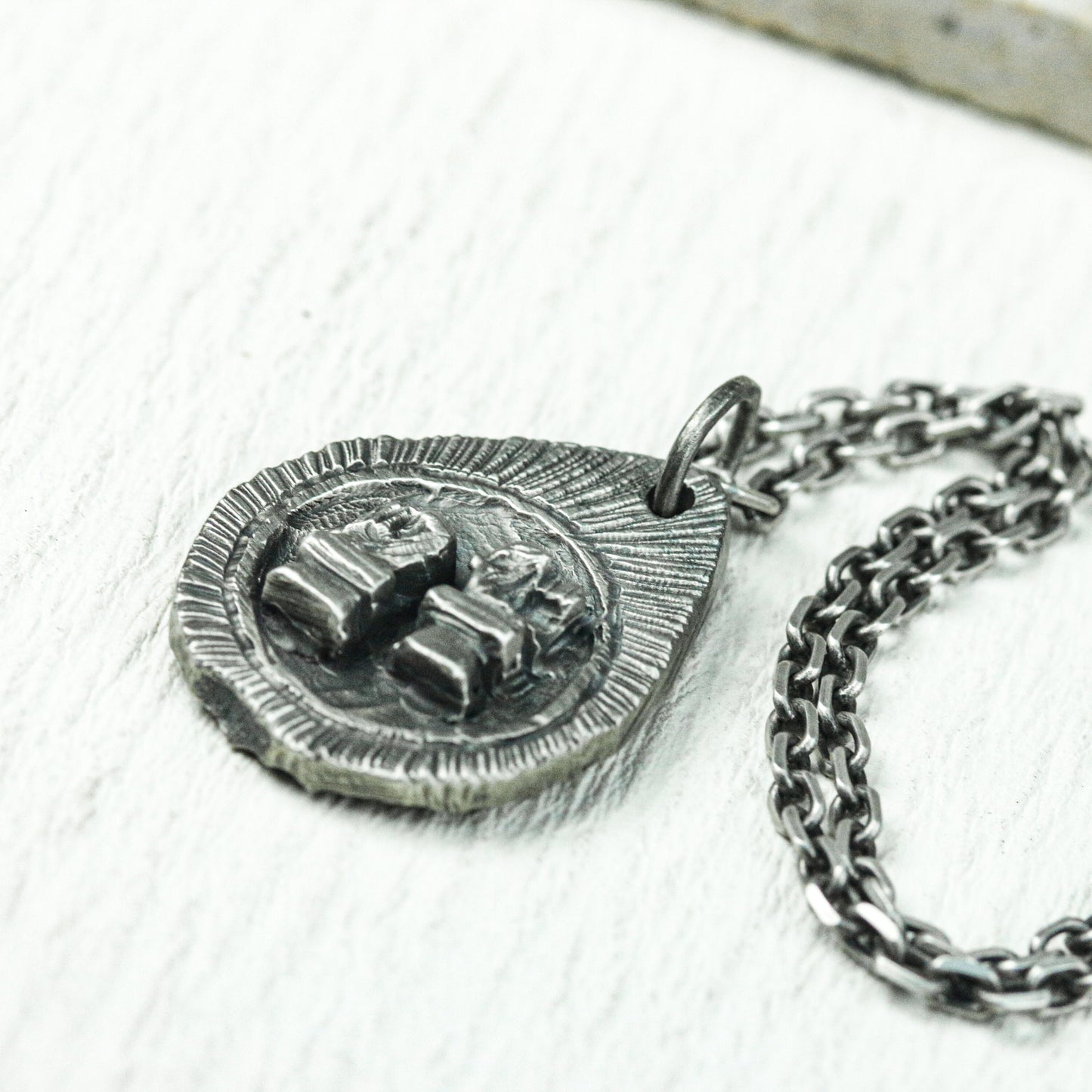 Pharaoh¡¯s Mask Egyptian Amulet - Handcrafted in 925 Silver