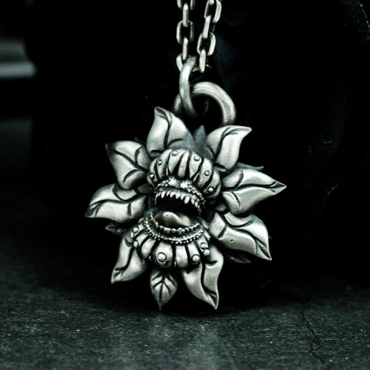 Venus Flytrap Pendant - 925 Silver Handmade Carnivorous Bloom