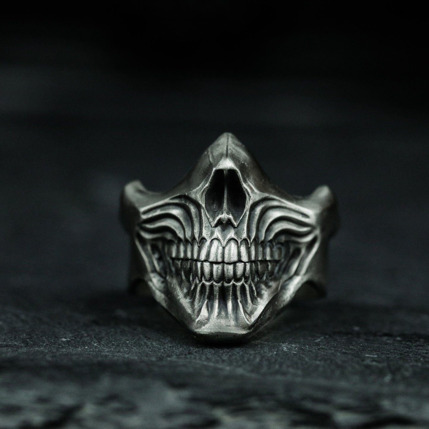 Split Grin Skull Ring ¨C Handmade 925 Silver Sinister Bite Band