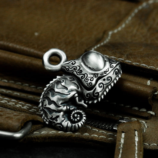 Chameleon Pendant with Coiled Body Design ¨C 925 Sterling Silver Handmade